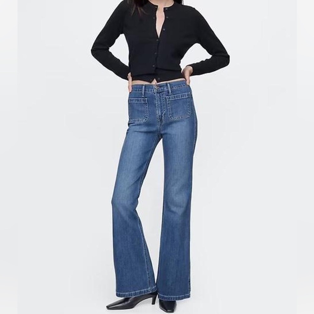 GAP | High Rise '70s Flare Jeans in Medium Indigo, Patch Pockets, Size 28 Short